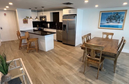 Key Largo Condo | LICENSED MGER - MODERN 2/2 OCEANFRONT SUITE! OCEAN & MARINA VIEWS! 2 KING BEDS!