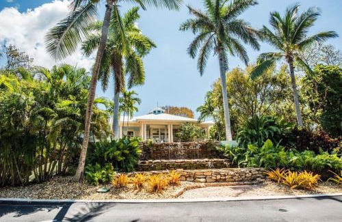 Rock Harbor House | LICENSED MGR - MODERN 3/3.5 VILLA - KEY LARGO'S MOST UPSCALE OCEANFRONT RESORT!
