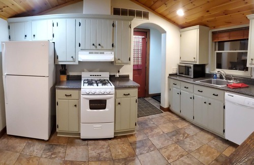 Gaines House | Lick Run Lodge - Riverside Retreat: Perfect Getaway for Outdoor Enthusiasts!