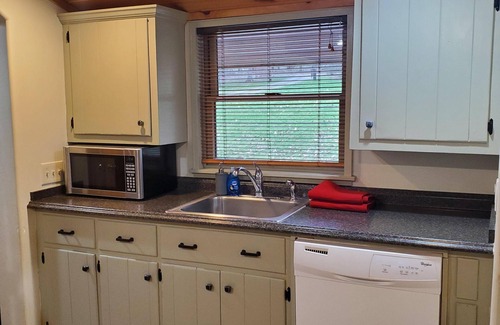 Gaines House | Lick Run Lodge - Riverside Retreat: Perfect Getaway for Outdoor Enthusiasts!