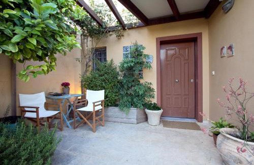 Anavyssos Villa | Lida Garden Loft