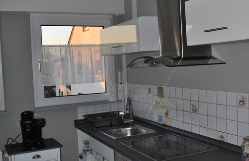 Meerholz Apartment | Liebevoll Eingerichtete Ferienwohnung mit Balkon und Viel Natur