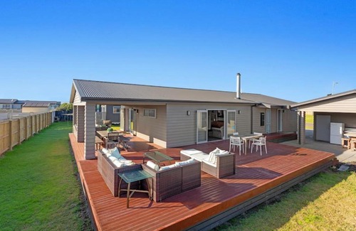 Waiotahi House | Lifes a Beach at Waiotahe Beach Estate