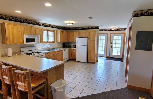 Oglesby Villa | Lifetime Memories, Hiking Trails, WIFI, Near River, Play Ground, NO CLEANING FEE
