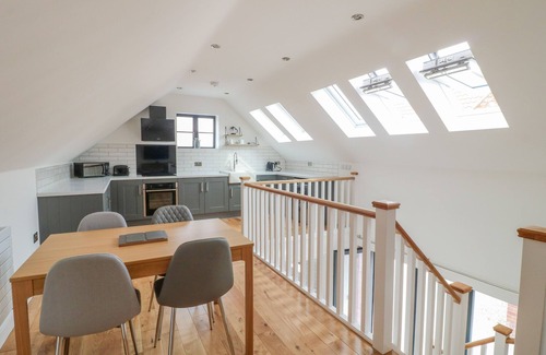 Sutton on Trent Cottage | LIFFORD COACH HOUSE, pet friendly, with a garden in Sutton-On-Trent