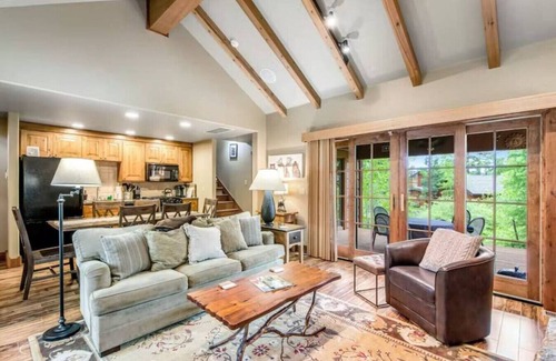 Tamarack Resort Apartment | Lift Side Chalet .