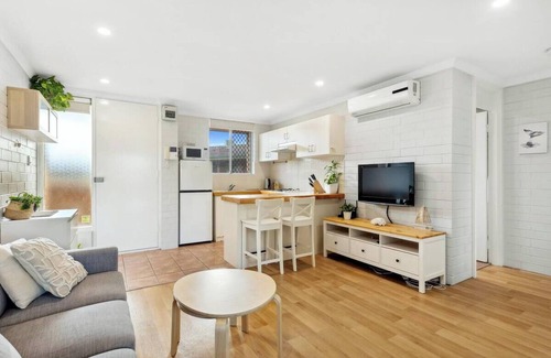 Wembley Apartment | Light and Bright Apartment