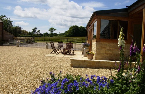 Nailsworth House | Light and spacious barn conversion on working farm in the Cotswolds