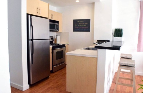 City Center Condo | Light-Filled Apt| Steps to Beach Convention Center