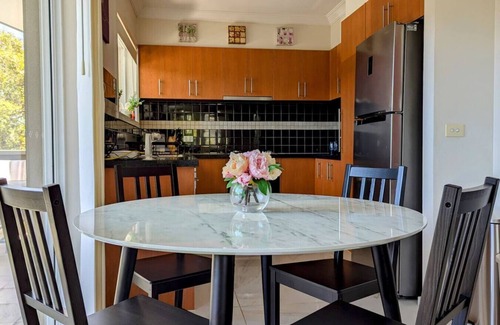 Coburg House | Light filled townhouse w/double ensuites