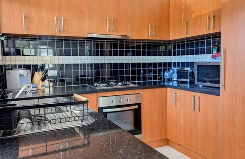 Coburg House | Light filled townhouse w/double ensuites