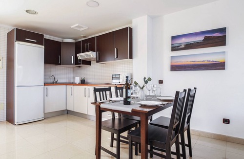 El Cotillo Apartment | Light-Flooded Apartment “2 Dormitorios” with Terrace & Shared Pool