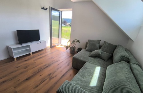 Eberstadt Apartment | Light-flooded apartment in an absolutely peripheral location in the middle of the vineyards
