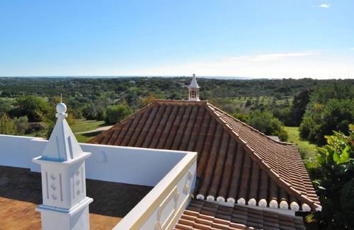 Fonte do Bispo House | Light-flooded country house with large plot and panoramic view of the sea