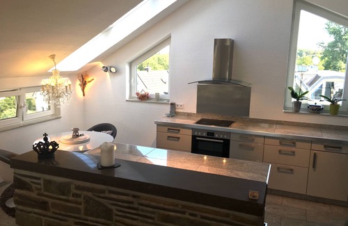 Bensberg Apartment | Light-flooded living room on 140 sqm in Bergisch Gladbach - Moitzfeld