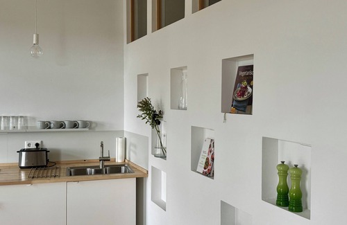 Wuppertal Apartment | Light-flooded open-plan apartment, high-quality furnishings, great bathroom and balcony