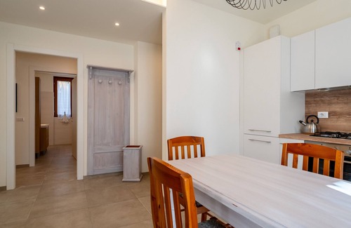 Osigo Apartment | Lighthful Apartment in Valbrona by Wonderful Italy