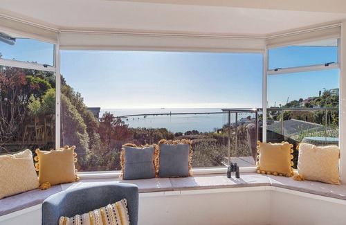 Nelson House | Lighthouse Vista - All-day Sun & Exceptional Sea Views!