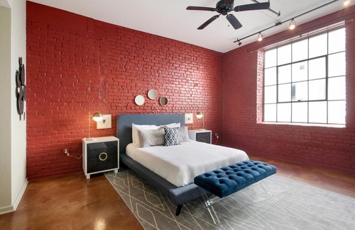 Arts/Warehouse District Apartment | LiivUP Warehouse Apartments