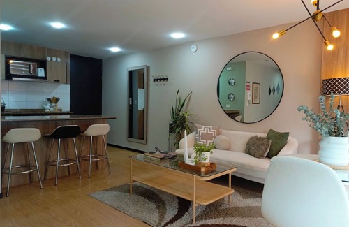 La Mariscal Apartment | LIKE a HOME: Queen&Full Beds + Balcony + Parking - 7thFLOOR