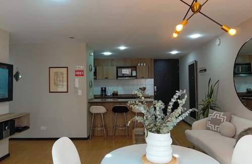 La Mariscal Apartment | LIKE a HOME: Queen&Full Beds + Balcony + Parking - 7thFLOOR