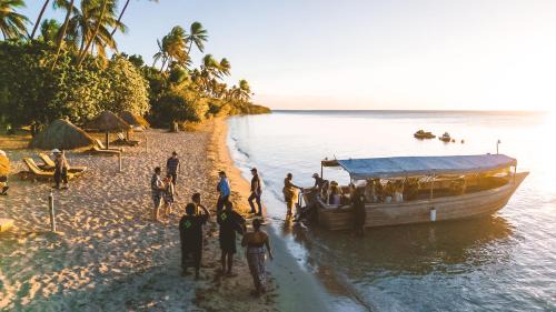 Robinson Crusoe Island Resort | Likuri Island Resort Fiji