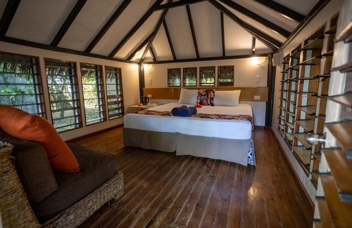 Robinson Crusoe Island Hotel | Likuri Island Resort Fiji
