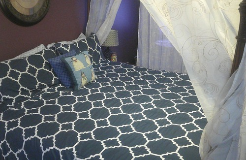 Gnaw Bone Bed & Breakfast | Lil Black Bear Inn