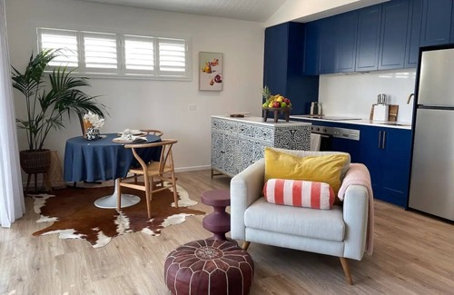 Mudjimba Apartment | Lil Sass on Sassifras - stylish one bedroom apartment, walk to beach