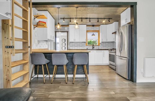 Kearney House | Lil Scandi ~ A Charming 2-bedroom, 2-bathroom Scandinavian designed bungalow