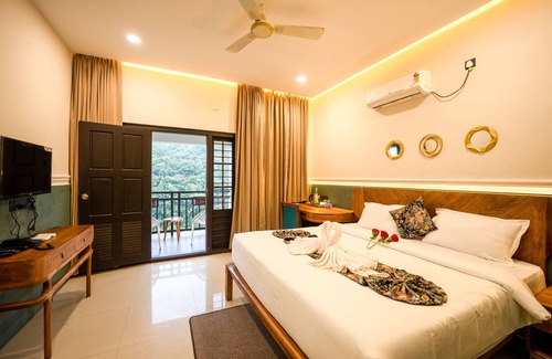 Peermade Hotel | Lilac Hills Resort