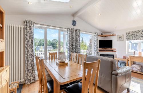 Hundall House | Lilac Tree Lodge