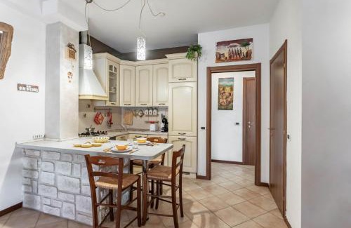 Travaco Siccomario Apartment | Lilly House - Travacò Siccomario - by HOST4U