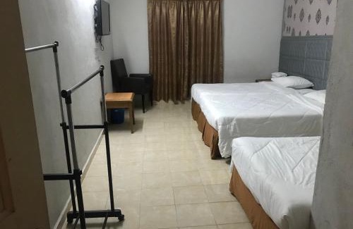 Kampung Gong Rengas Hotel | Lily Budget Hotel