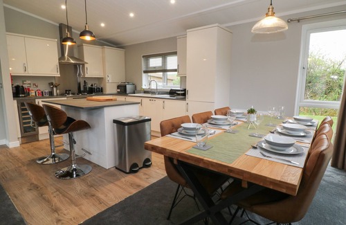 Lifton Cottage | Lily