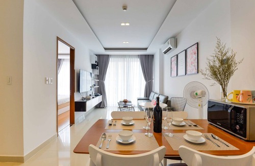 Tan Binh Apartment | Lily's Wondeful Apartment 2BRs (5mins to Airport)