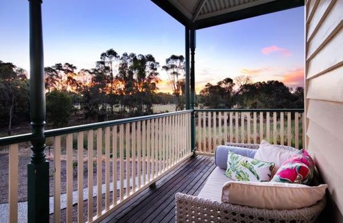 Castlemaine House | Lilydale Lodge - Shared