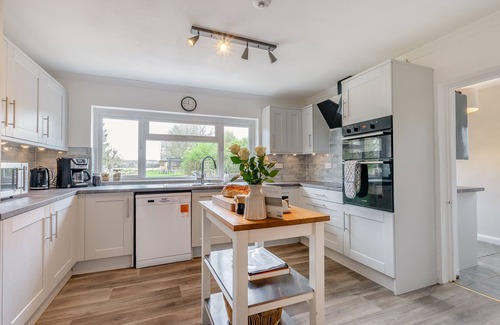 Etchinghill House | Lilywood - Four Bedroom House, Sleeps 10