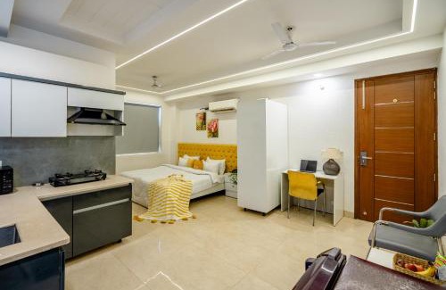 Sector 51 Hotel | Lime Tree Luxury Studio - Service Apartment Near Artemis Hospital ,Gurgaon