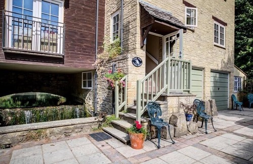 Burford Cottage | LIME TREE, romantic, character holiday cottage in Burford