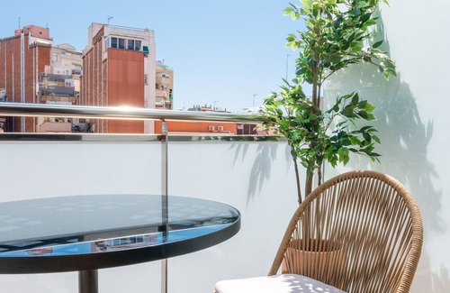 El Camp de l'Arpa del Clot Apartment | Limehome Barcelona