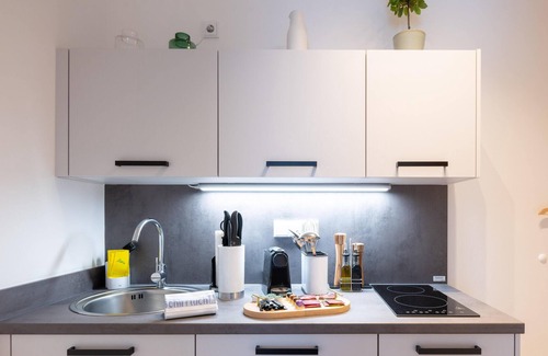 Bahnhofsviertel Apartment | limehome Frankfurt Gutleutstr. | Suite M