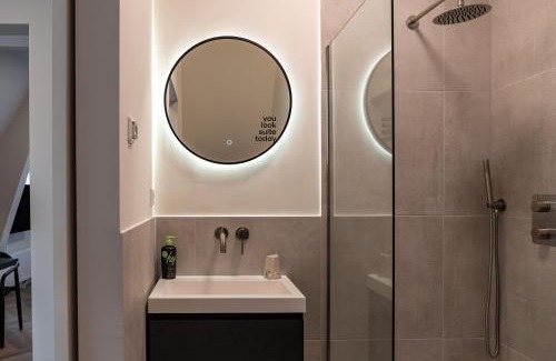 Scheveningen Apartment | Limehome The Hague Keizerstraat