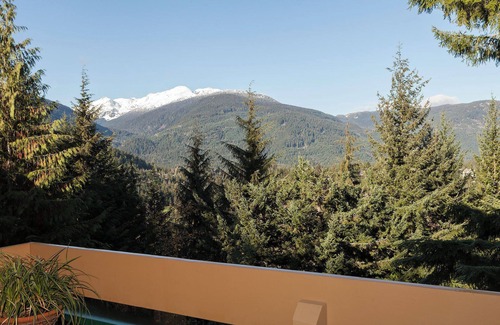 Whistler Village House | Limited Time Ski Season Early Bird Offer, Home of Olympic Dreams, Ski In/Out