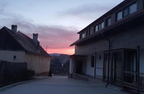 Comiat House | Lina Agropanzió