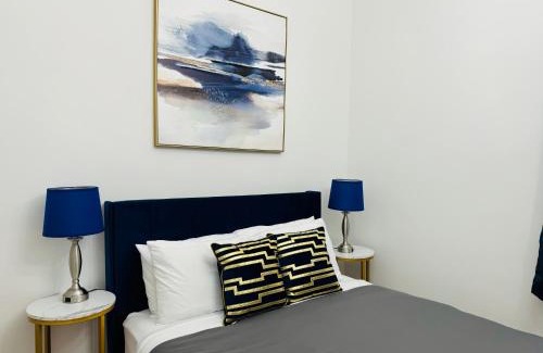 Lincoln Square Apartment | Lincoln Center New York
