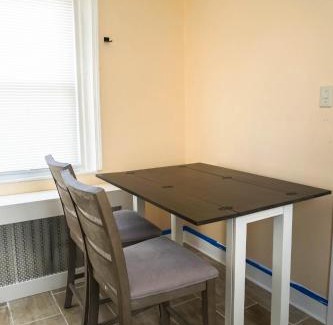 Prospect Park Apartment | Lincoln Manor - Newly Renovated, 1mile from PHL Airport and Sports Stadiums