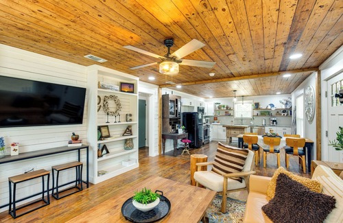 Lindale House | Lindale Vacation Rental w/Deck & Grill!