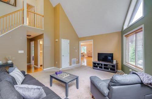 Linden House | Linden Family Home with Yard Less Than 5 Mi to Wineries!