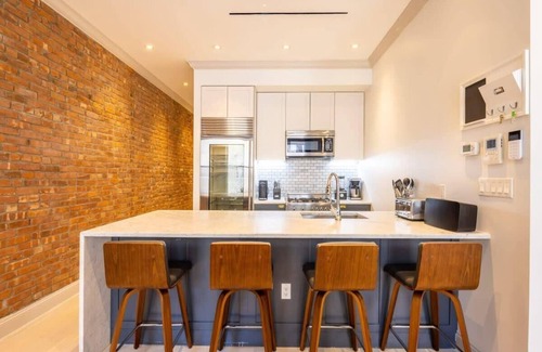 Central Park South Apartment | Linden Place I by RoveTravel I | Chic Lenox 3BR